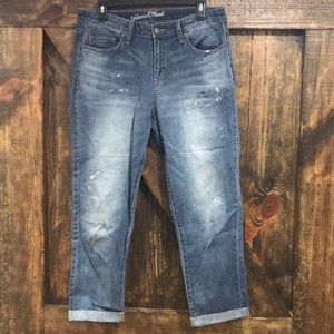 Universal Thread Cutoff Distressed Jeans